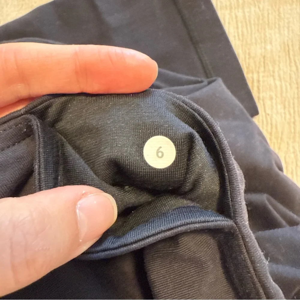 Lululemon pant - Picture 8 of 11